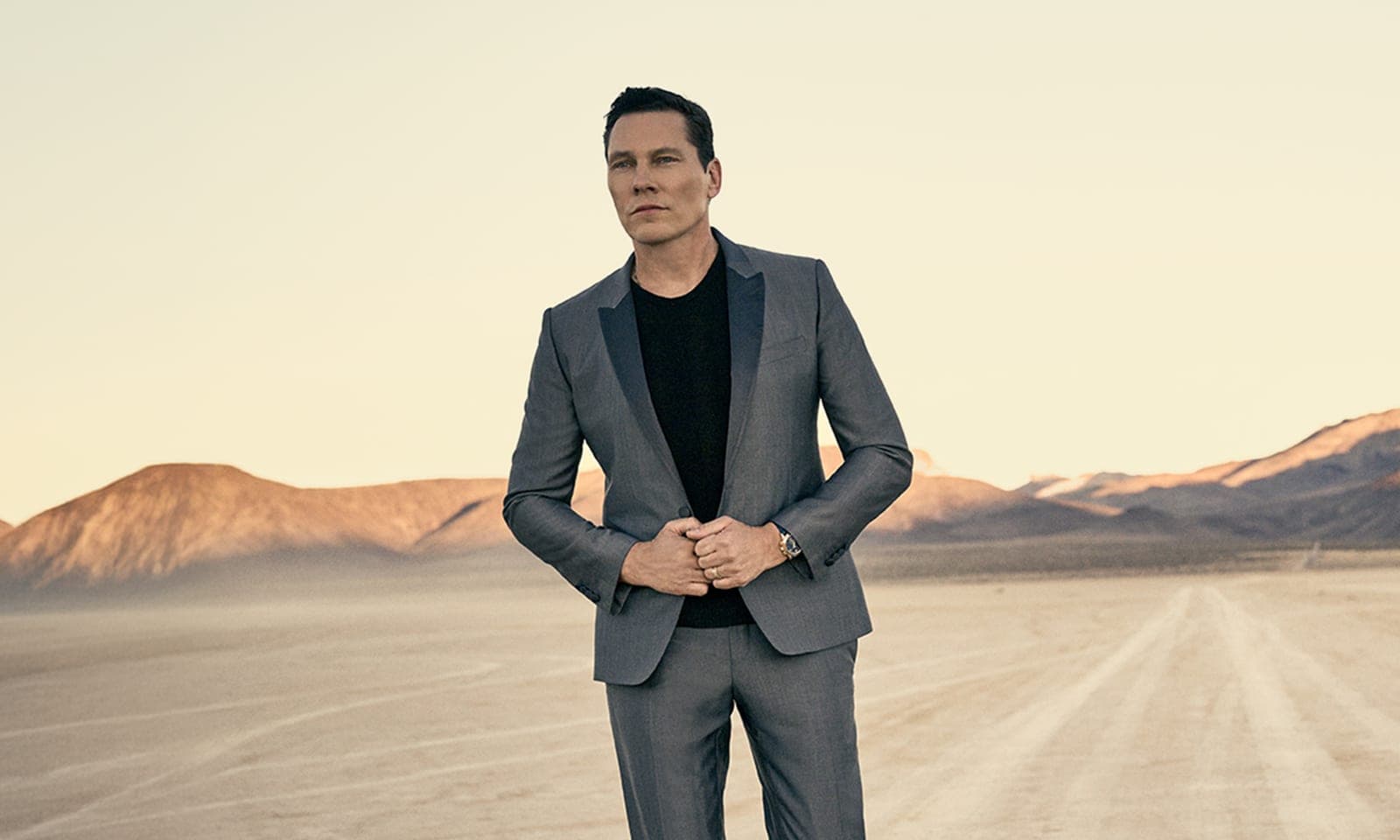 Tiësto at [UNVRS]