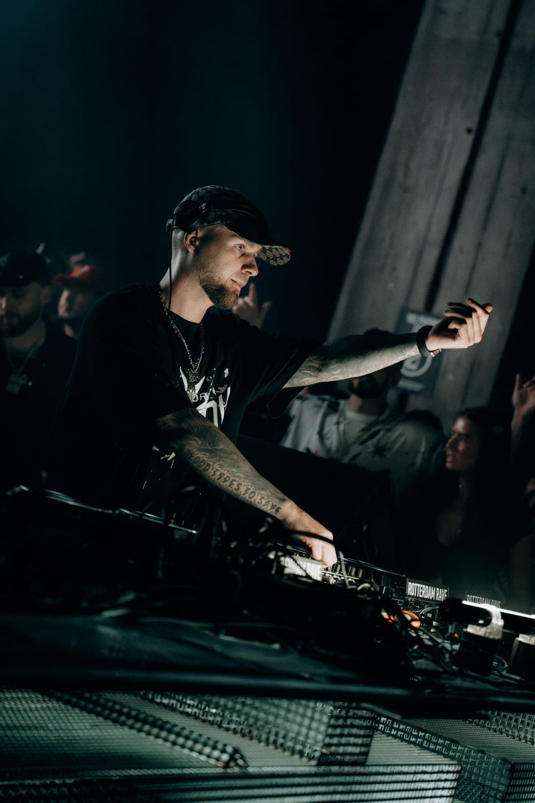 44 x Rotterdam Rave